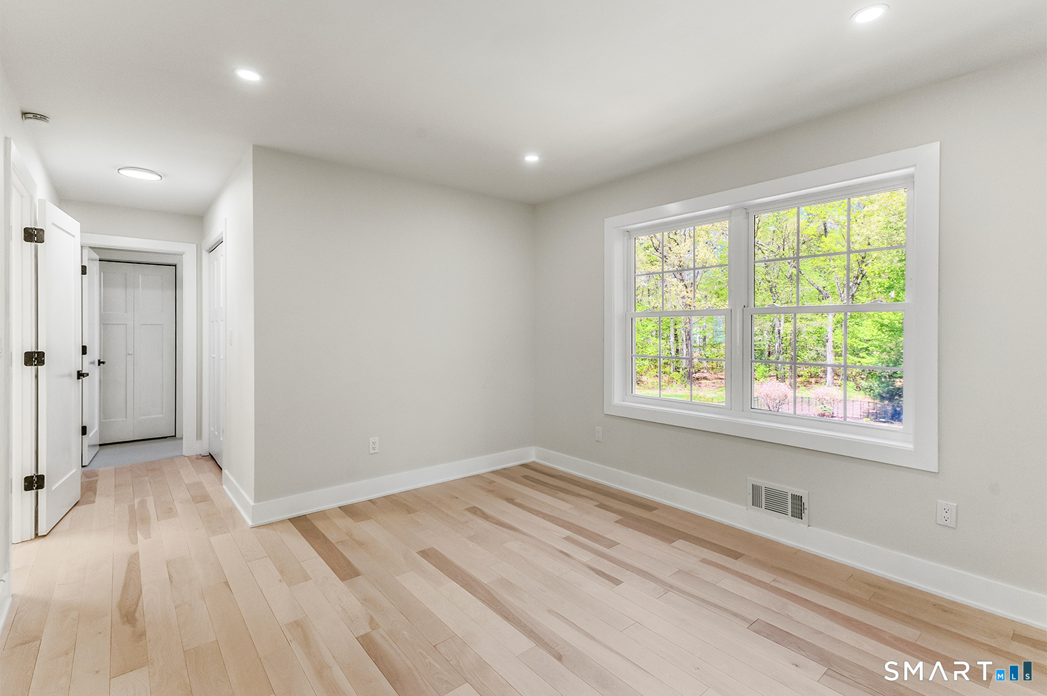 7 Queens Peak Canton CT 06019