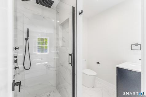 7 Queens Peak Canton CT 06019