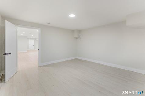 7 Queens Peak Canton CT 06019