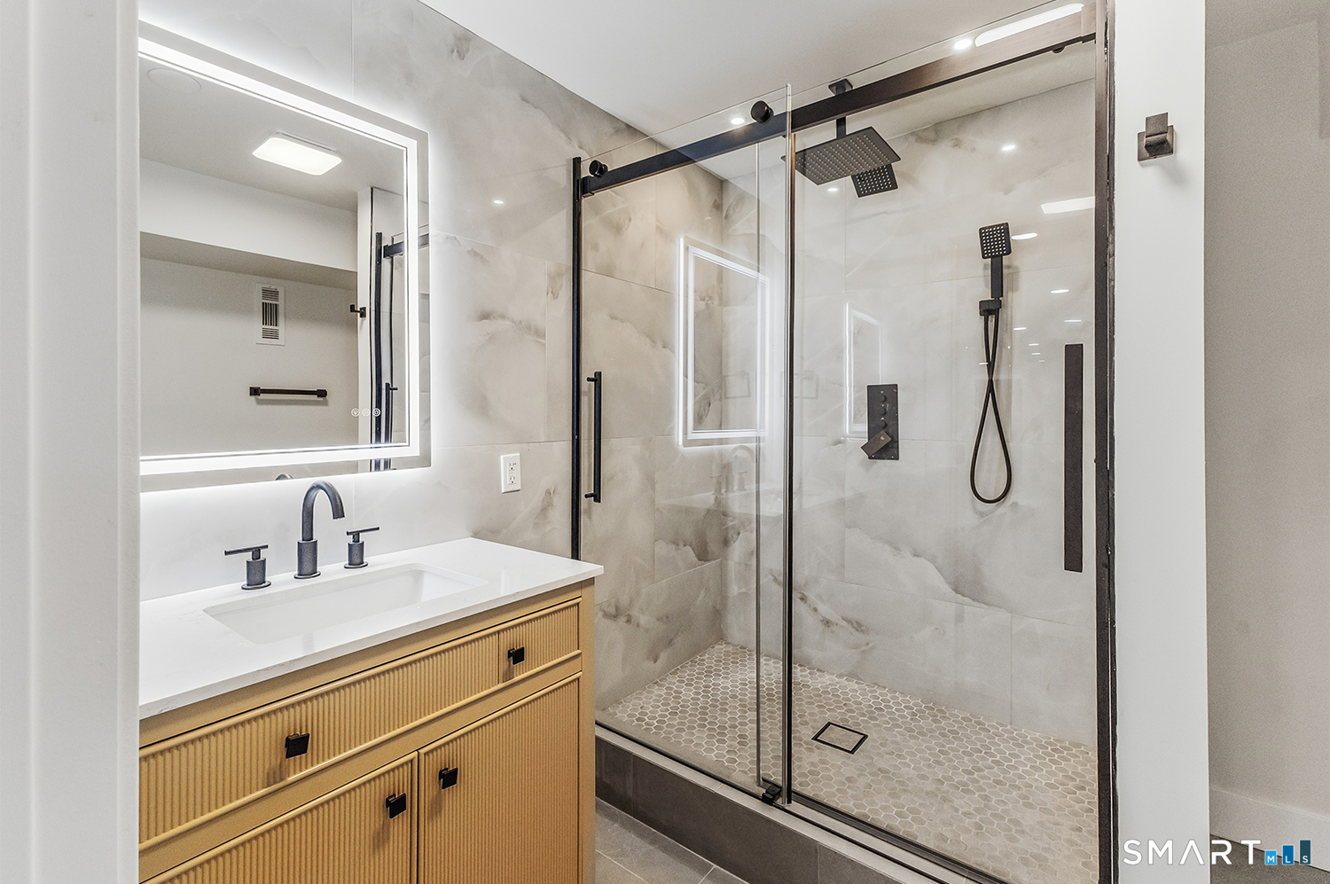 7 Queens Peak Canton CT 06019