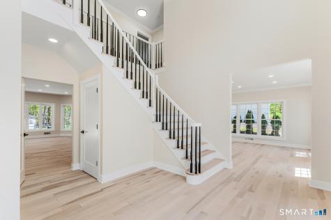 7 Queens Peak Canton CT 06019