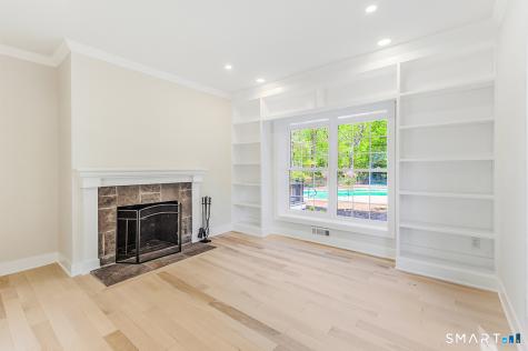 7 Queens Peak Canton CT 06019