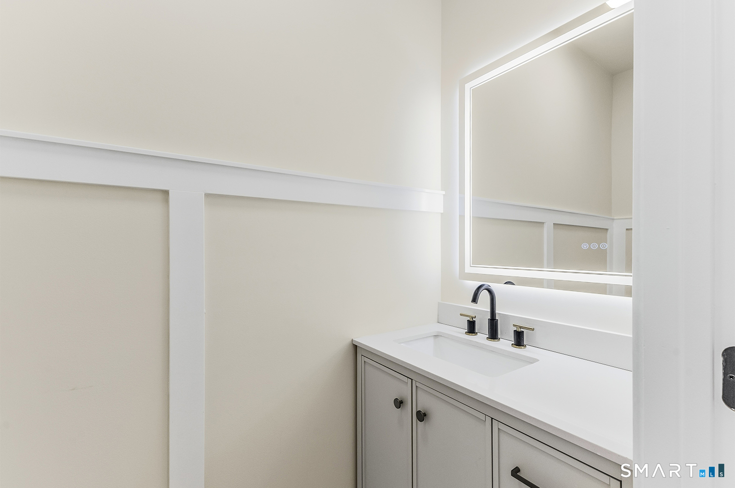 7 Queens Peak Canton CT 06019