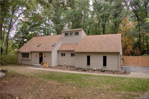 50 Laurel Lane Simsbury CT 06070