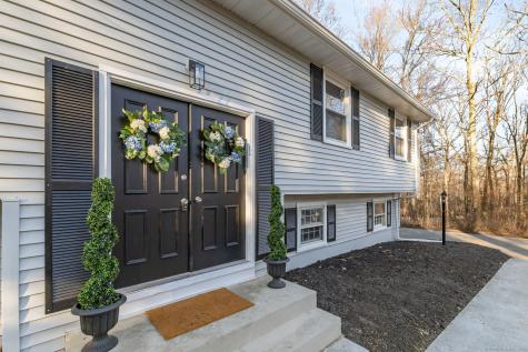 8 Old Middletown Avenue East Hampton CT 06424