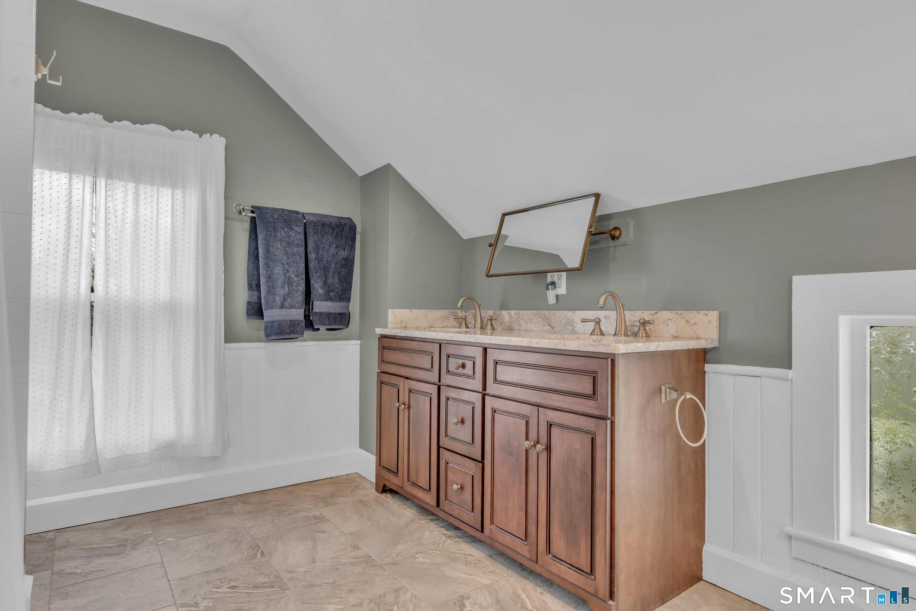 54 Main Street Newtown CT 06470