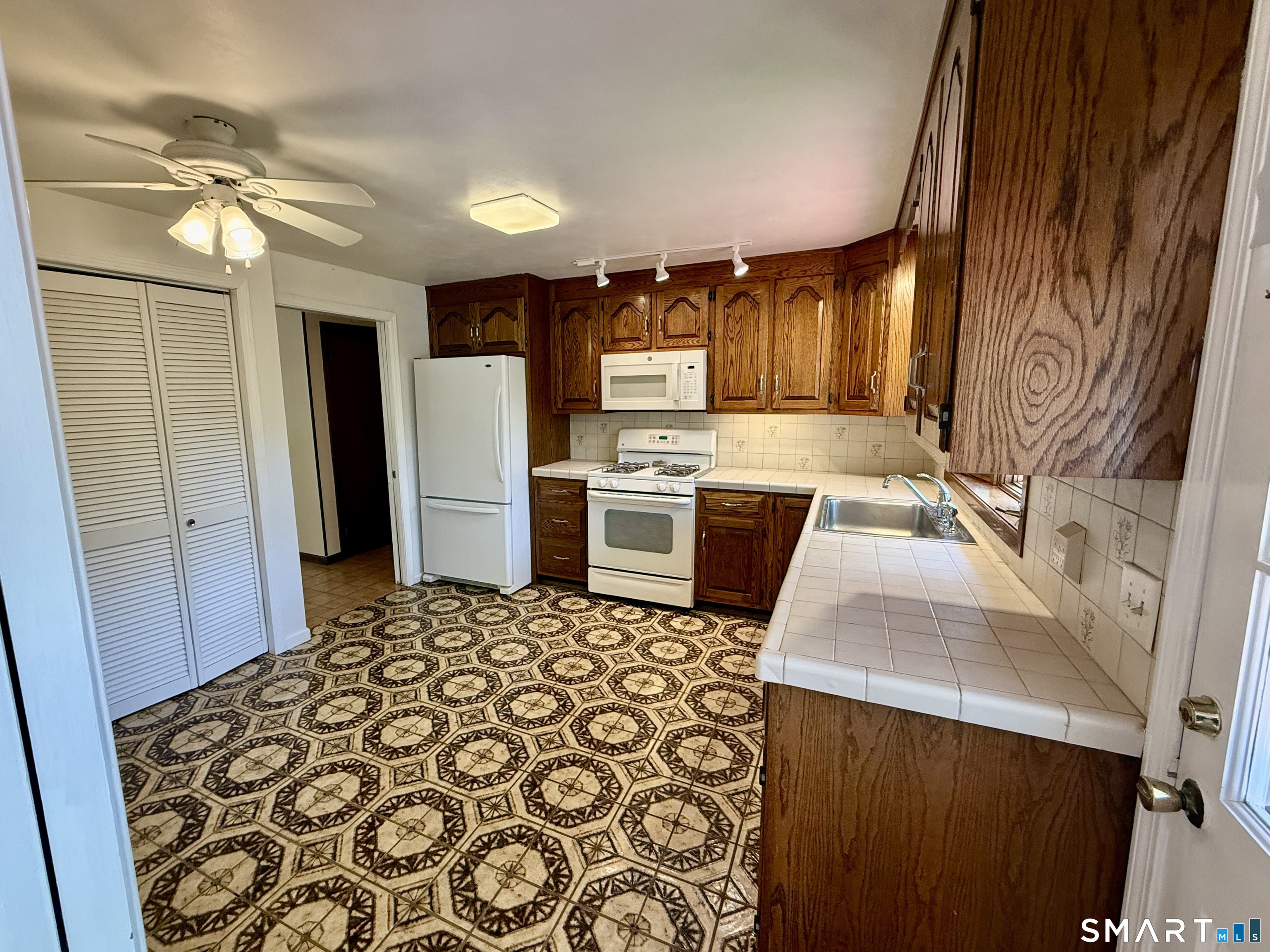 75 Masna Place Stratford CT 06614