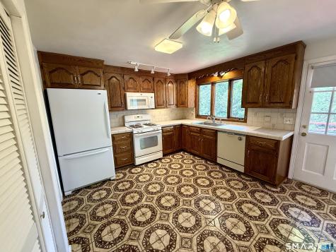 75 Masna Place Stratford CT 06614