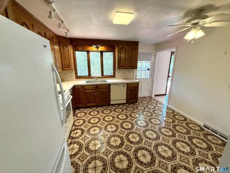 75 Masna Place Stratford CT 06614