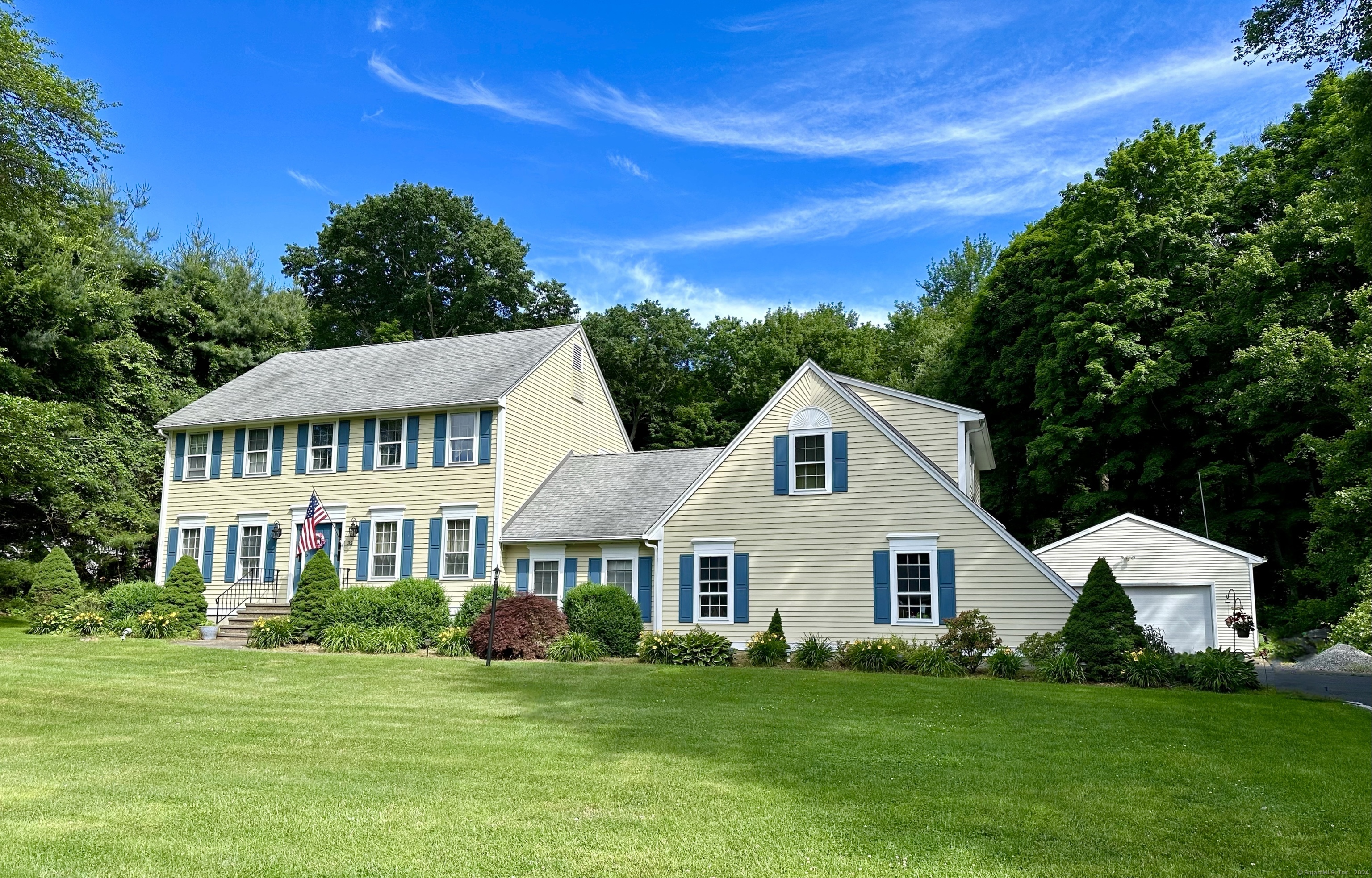 35 Arthurs Court Shelton CT 06484
