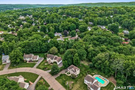 30 Bridle Trail Drive Naugatuck CT 06770