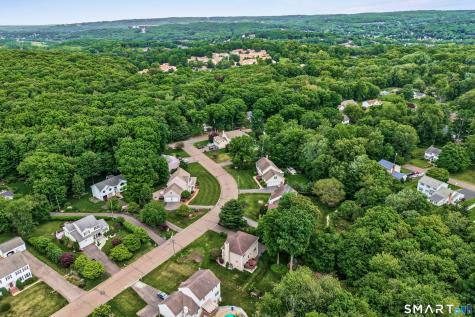 30 Bridle Trail Drive Naugatuck CT 06770