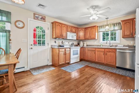 30 Bridle Trail Drive Naugatuck CT 06770