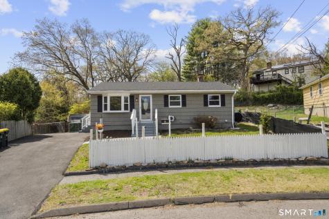 5 Elaine Drive Ansonia CT 06401