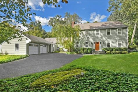 15 Lamppost Drive Redding CT 06896