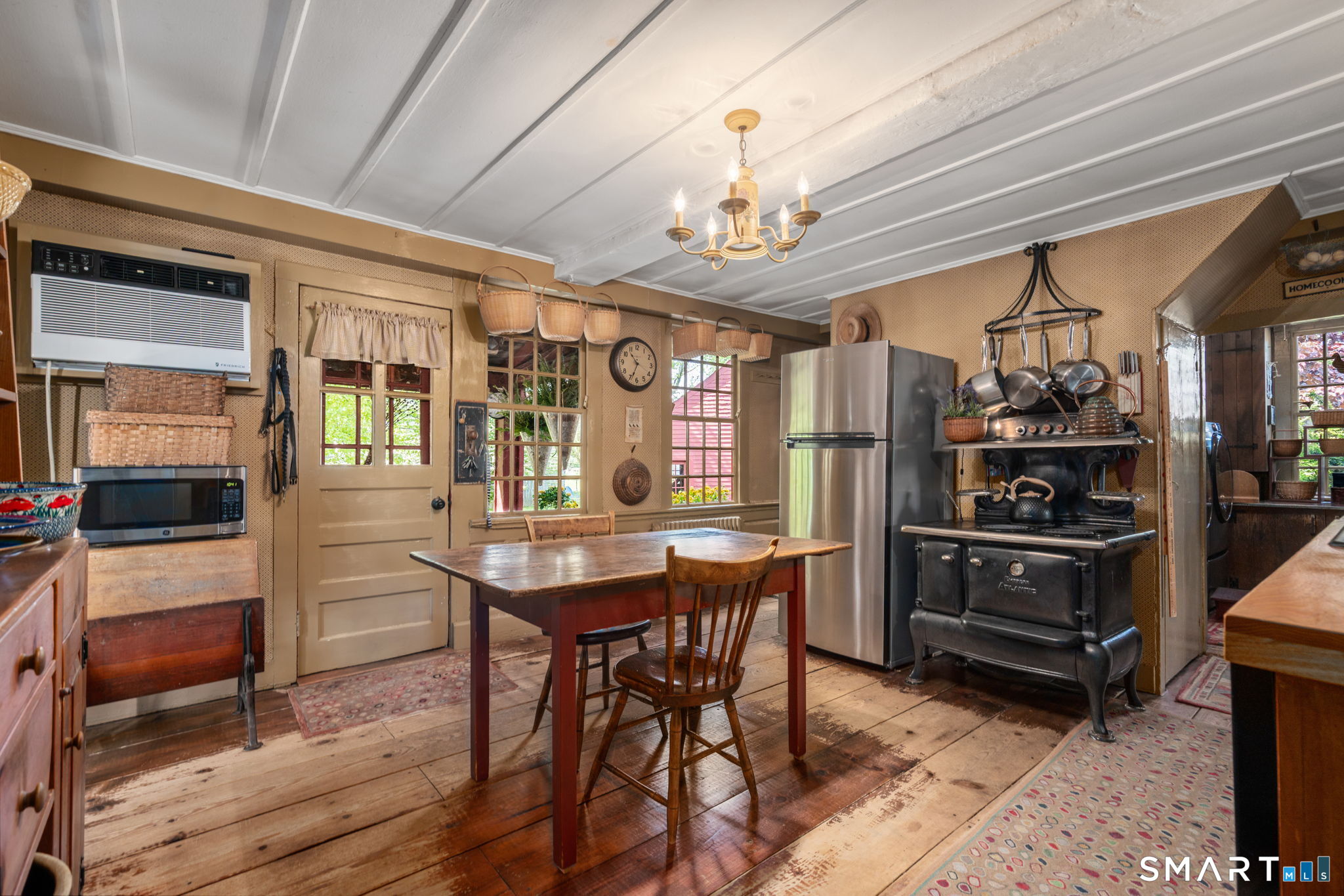 921 Thompsonville Road Suffield CT 06078