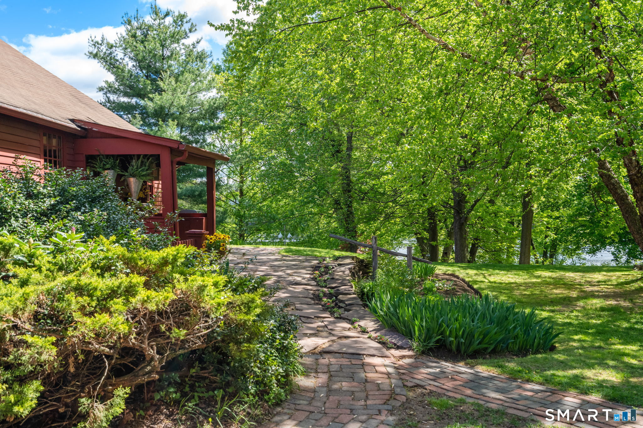 921 Thompsonville Road Suffield CT 06078