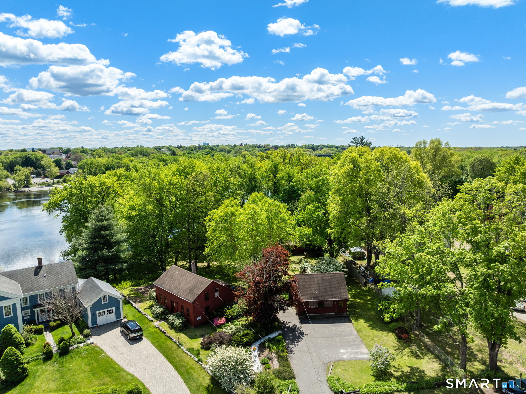 921 Thompsonville Road Suffield CT 06078
