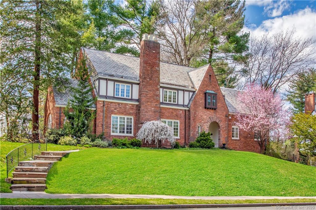 3 Fernwood Road West Hartford CT 06119