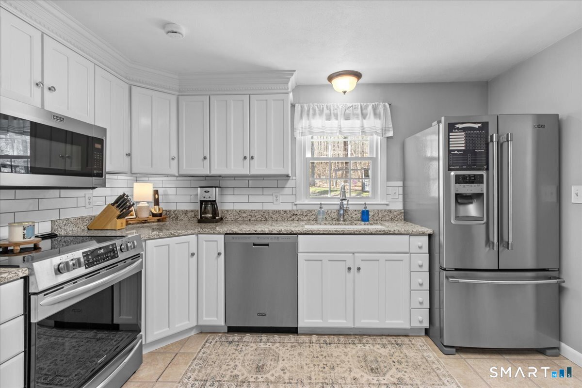 27 Brewster Drive Ledyard CT 06335
