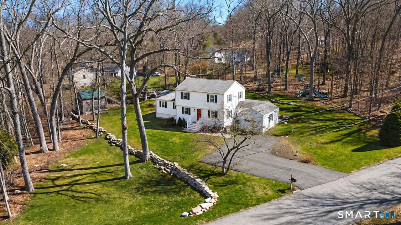 27 Brewster Drive Ledyard CT 06335
