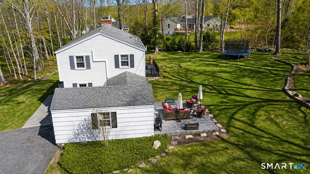 27 Brewster Drive Ledyard CT 06335