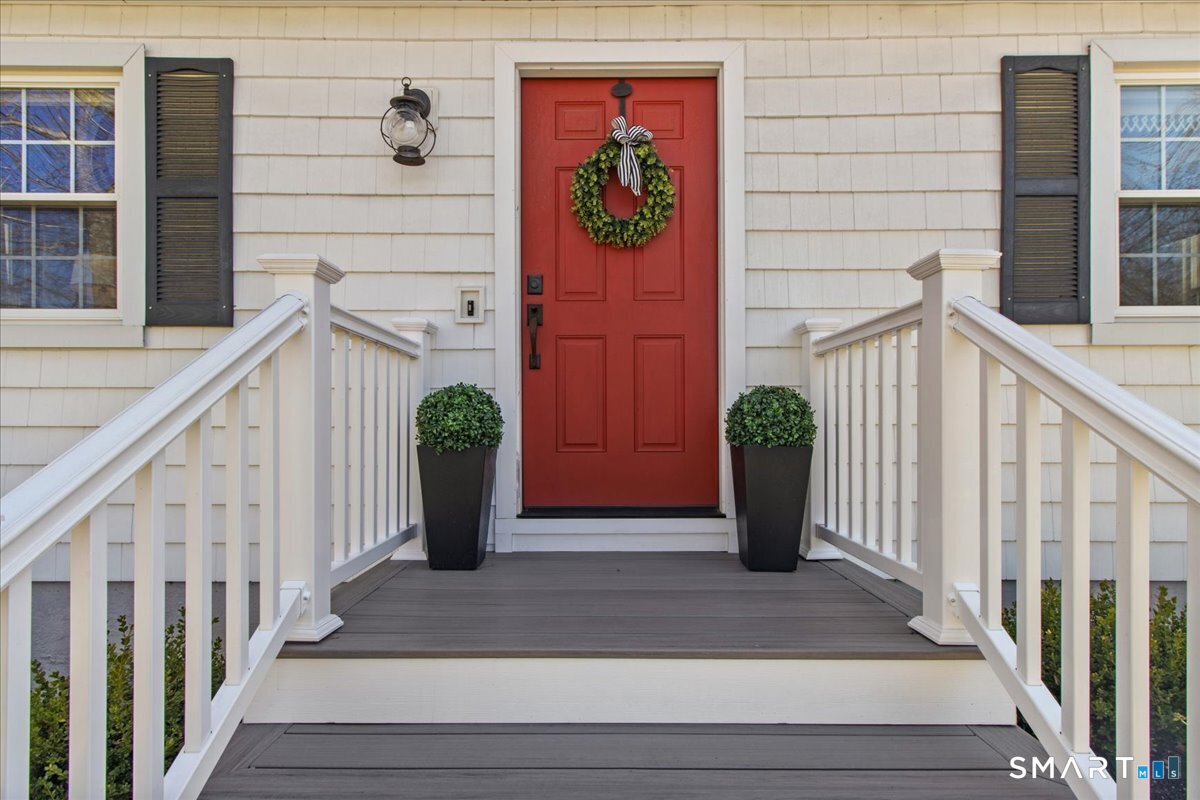 27 Brewster Drive Ledyard CT 06335