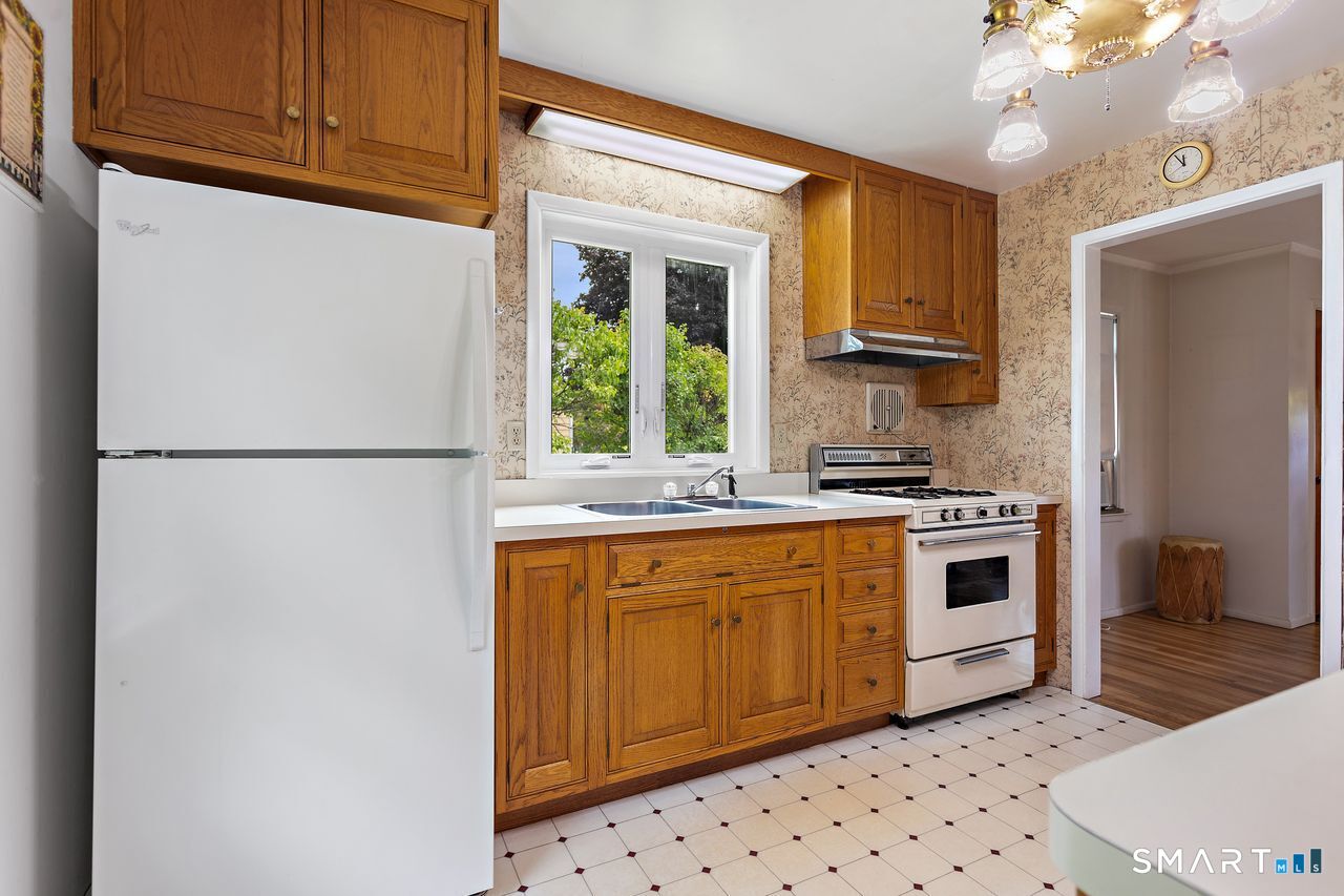 24 Crestdale Drive Danbury CT 06811
