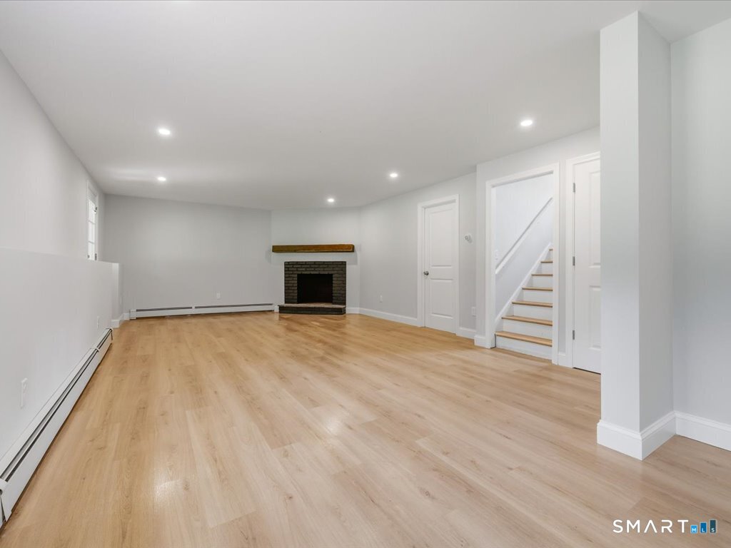 111 Carriage Drive North Haven CT 06473