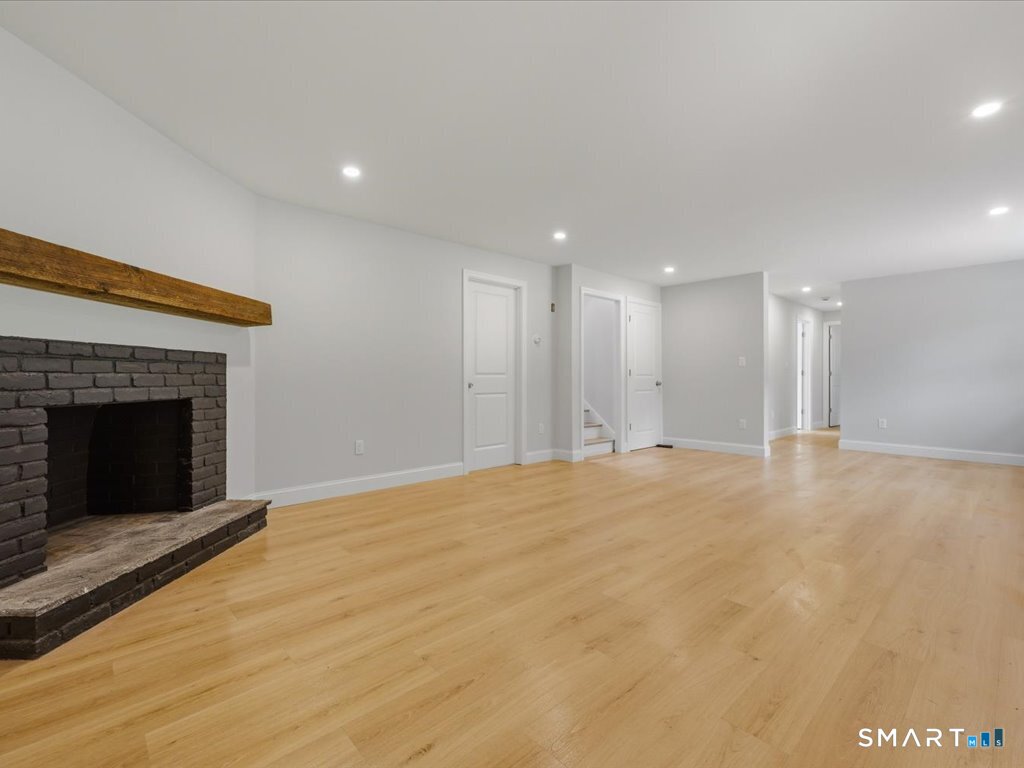 111 Carriage Drive North Haven CT 06473