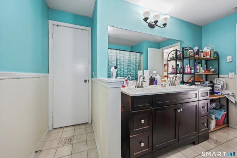 58 Oak Hollow Drive Waterbury CT 06708