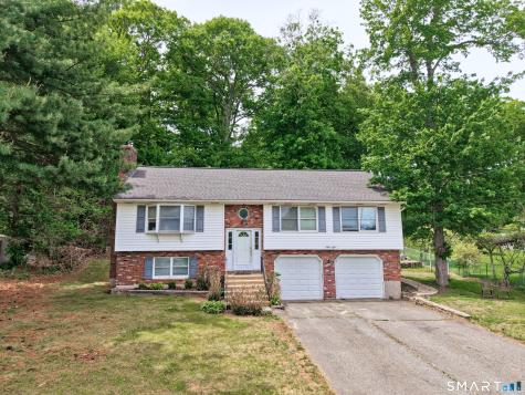 58 Oak Hollow Drive Waterbury CT 06708