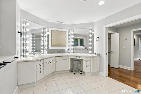 16 Mountaincrest Drive Cheshire CT 06410