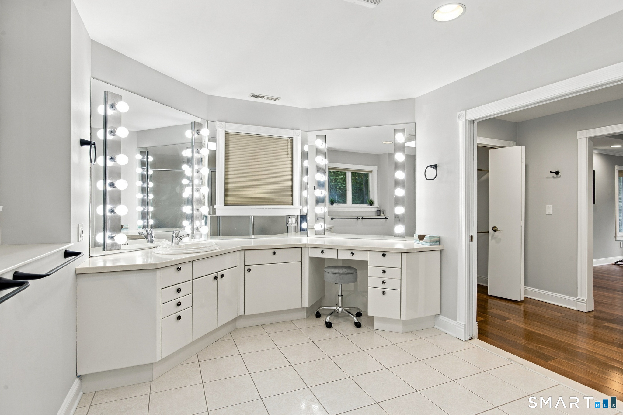 16 Mountaincrest Drive Cheshire CT 06410