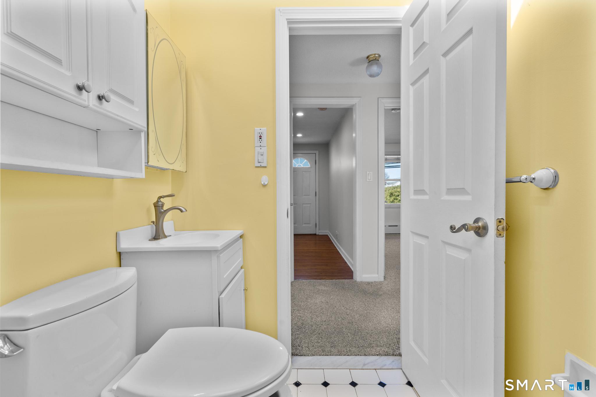 28 Kitts Lane Newington CT 06111