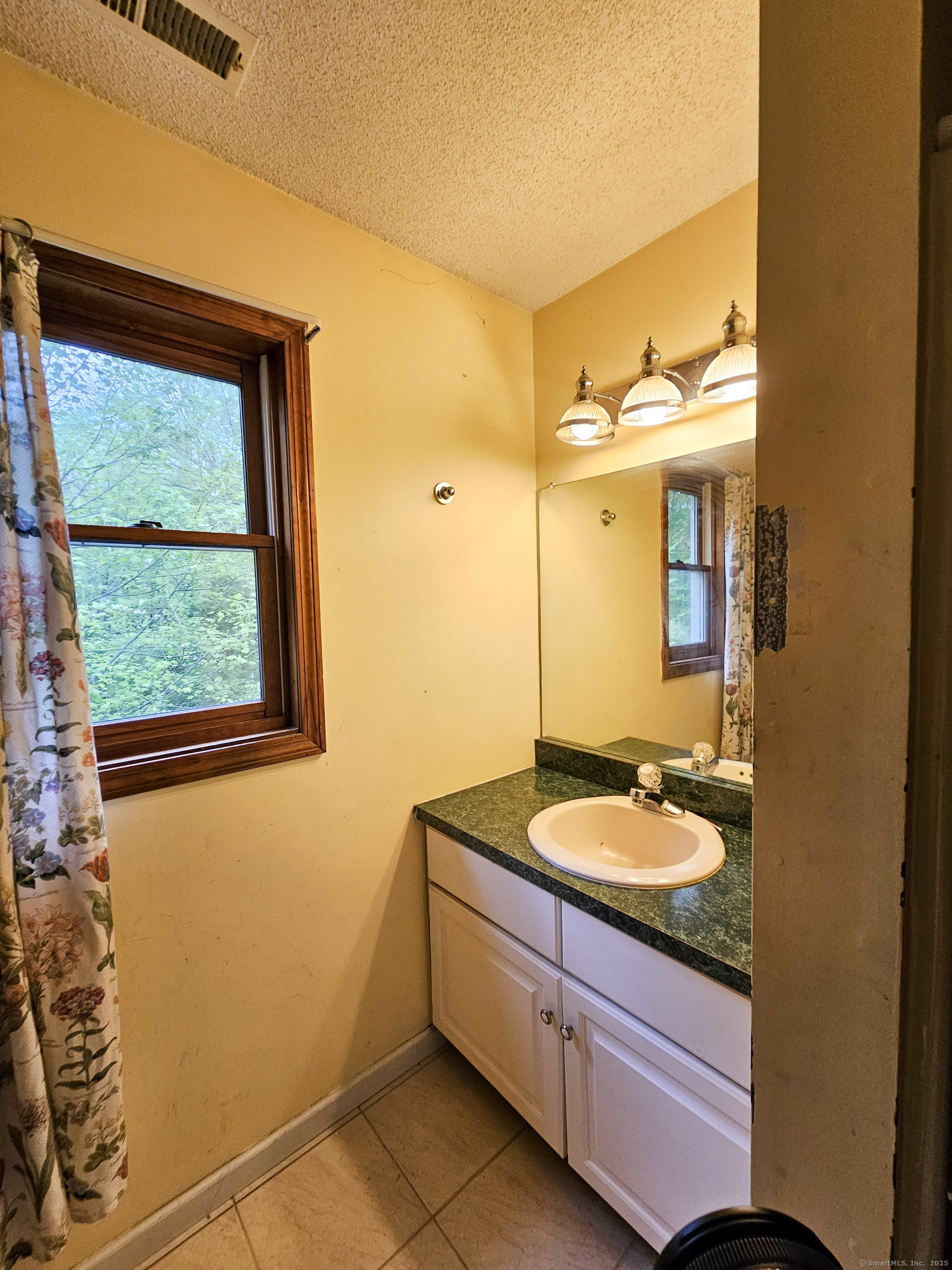 935 Gaylord Mountain Road Hamden CT 06518