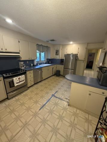 104 Sunset Road Newington CT 06111