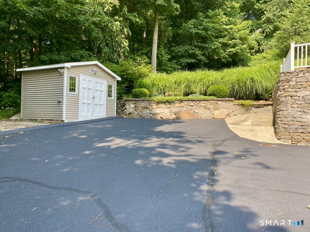 327 Jones Road Naugatuck CT 06770