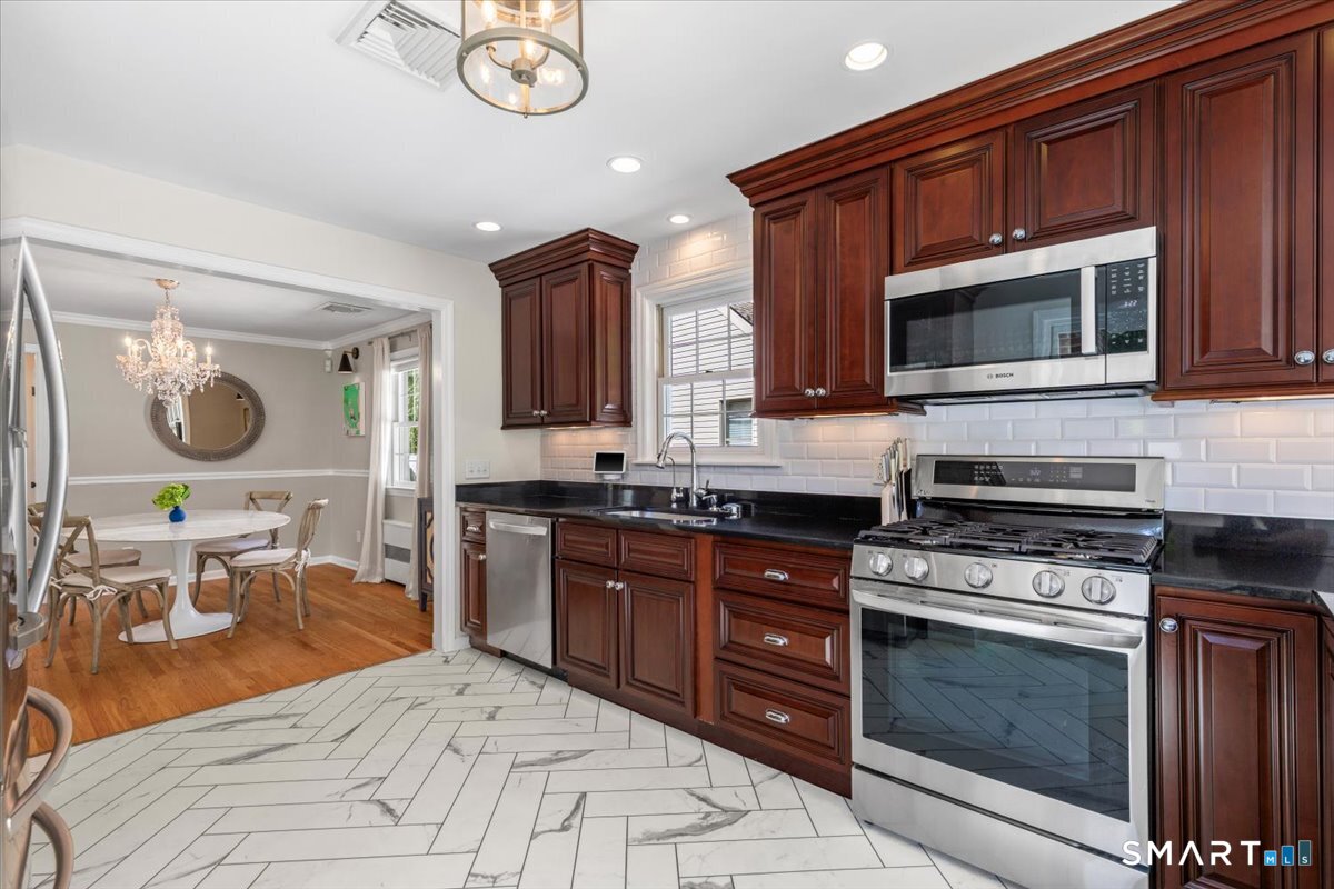 105 Holmes Avenue Darien CT 06820