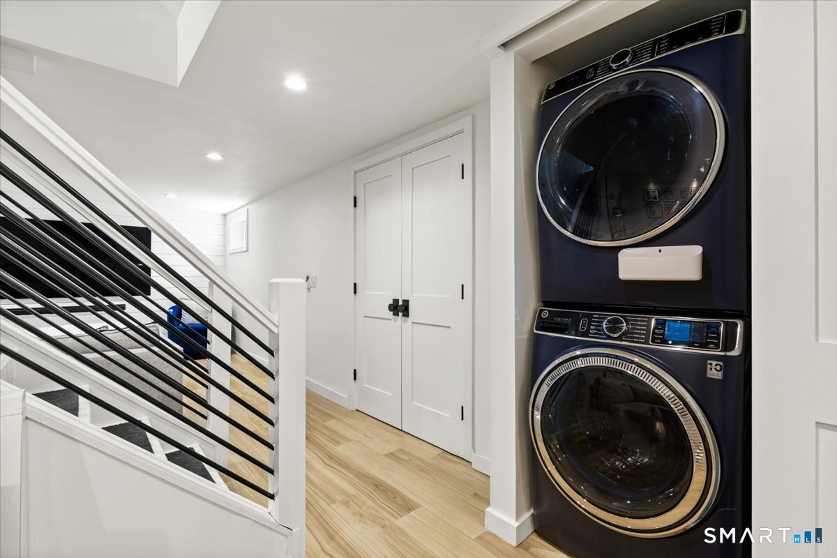 105 Holmes Avenue Darien CT 06820