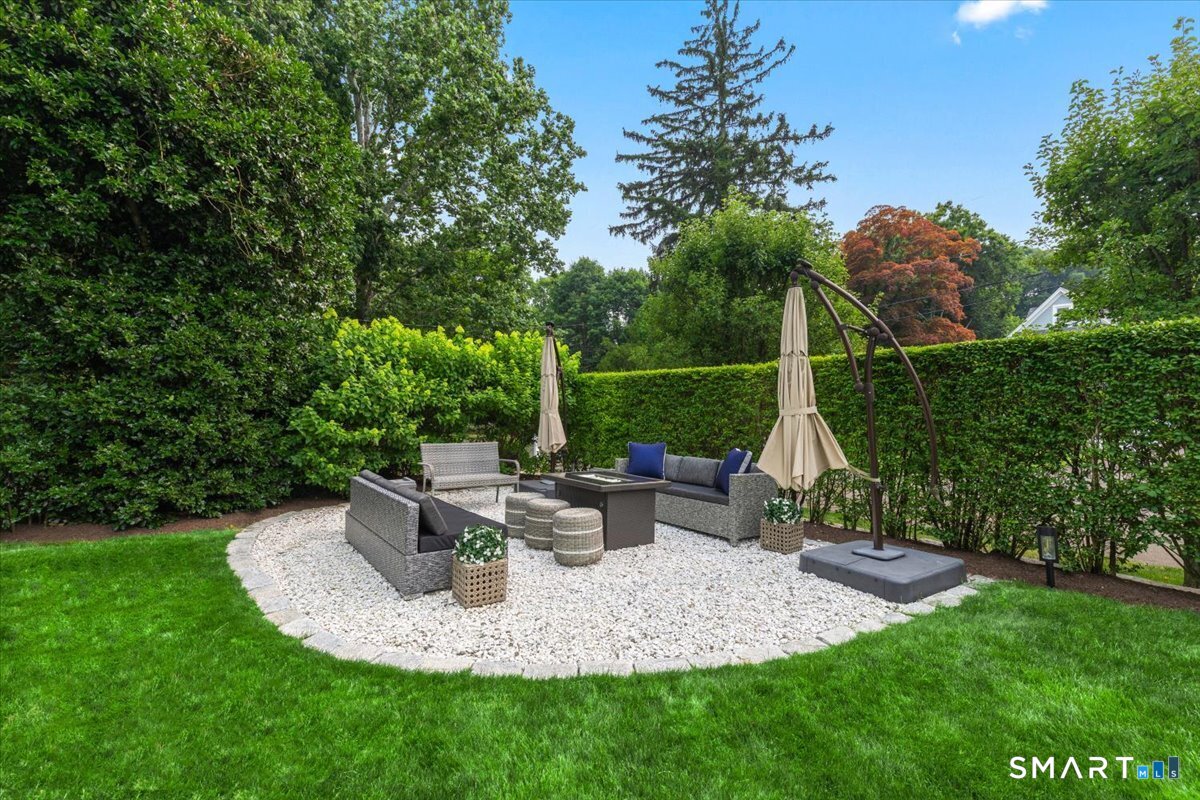 105 Holmes Avenue Darien CT 06820