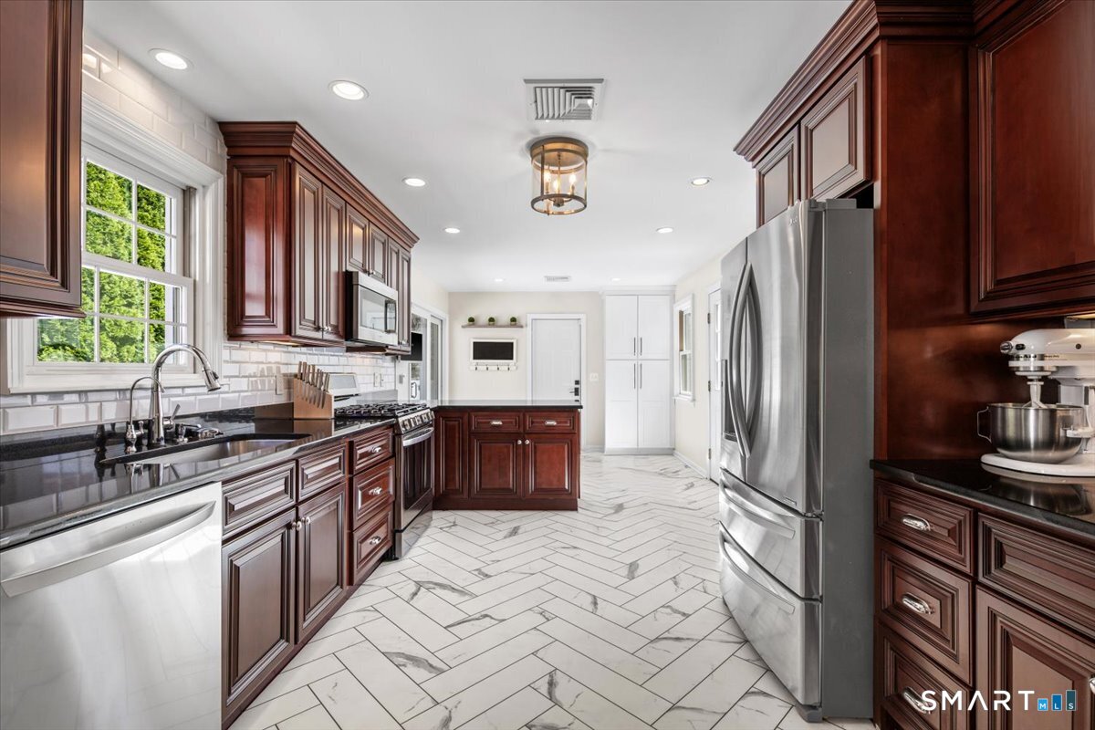 105 Holmes Avenue Darien CT 06820