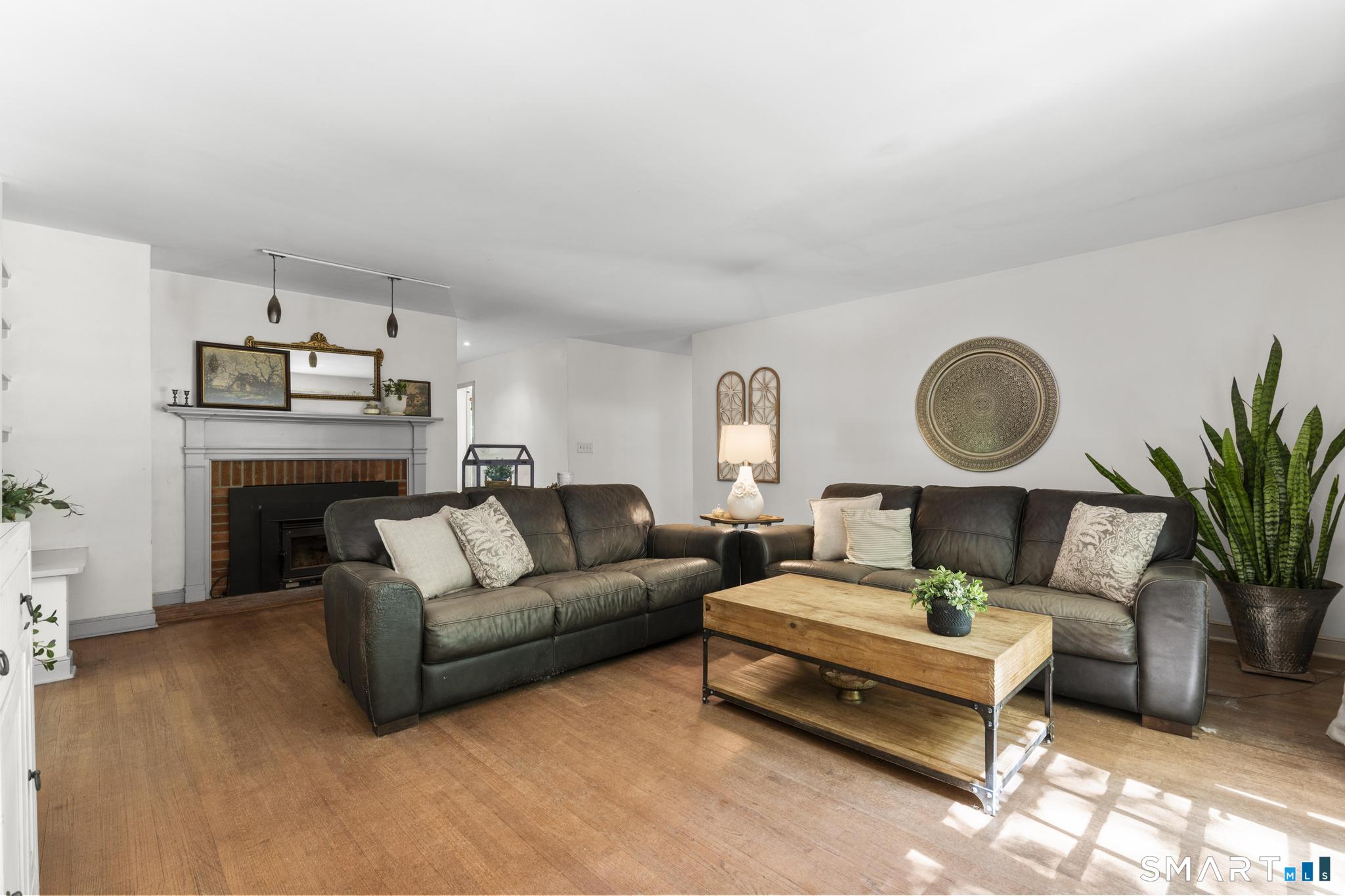 77 Hesseky Meadow Road Woodbury CT 06798