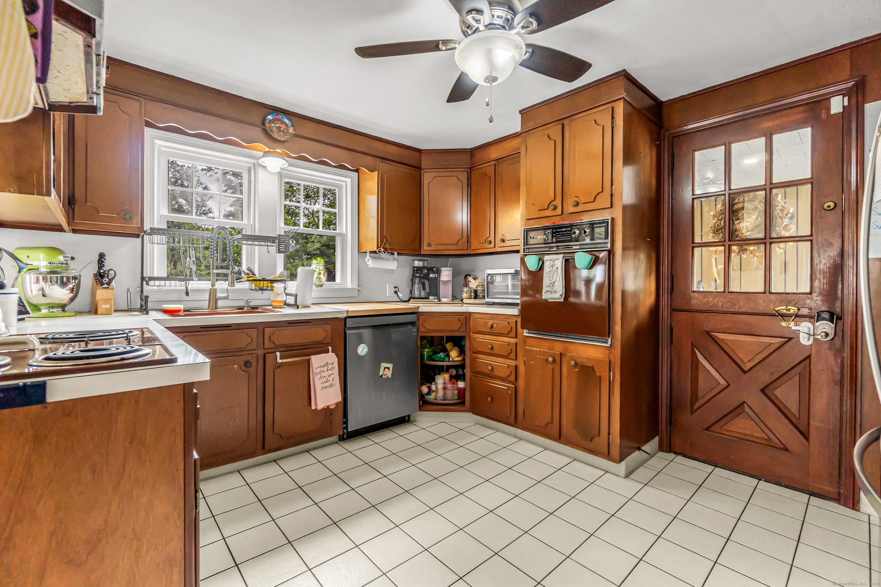 492 North Street Milford CT 06461