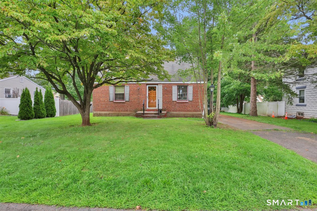 30 Eleanor Place Newington CT 06111