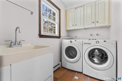 4 Twist Hill Road Newtown CT 06470