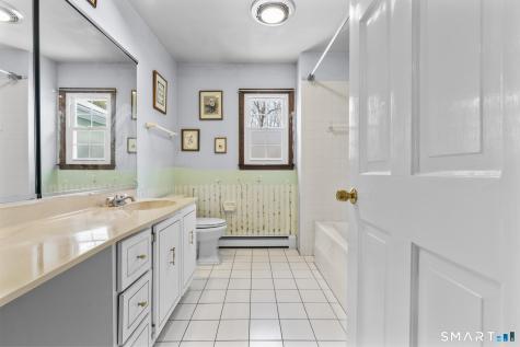 4 Twist Hill Road Newtown CT 06470