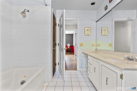 4 Twist Hill Road Newtown CT 06470