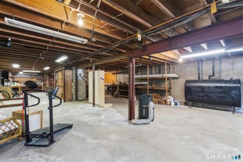 4 Twist Hill Road Newtown CT 06470