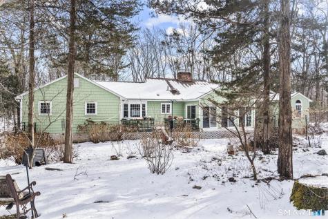 4 Twist Hill Road Newtown CT 06470